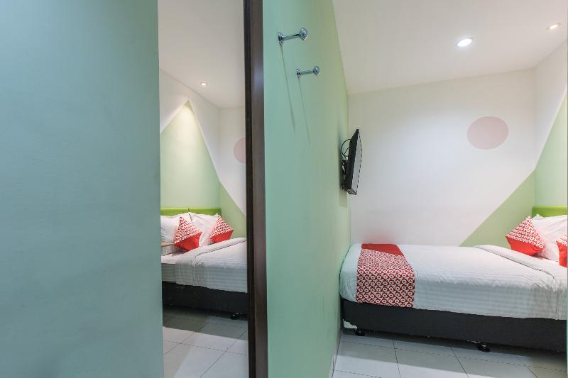 Ichiza Room Redpartner Jakarta Exterior foto